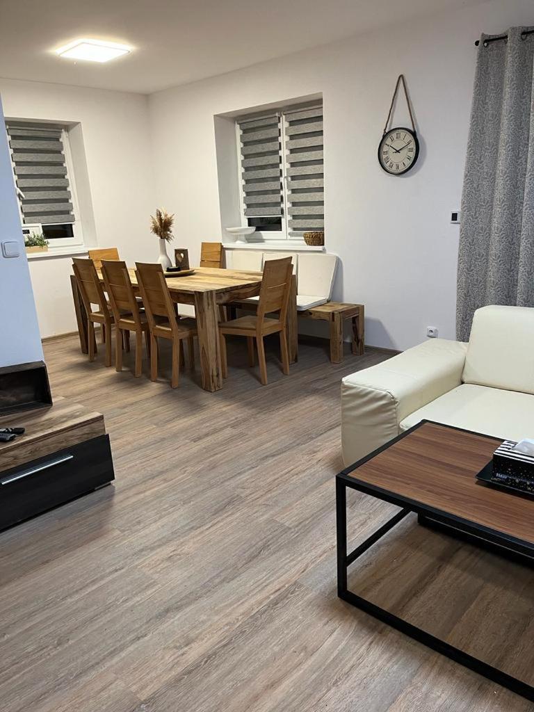 Apartmany Tobias Besiny Exterior photo